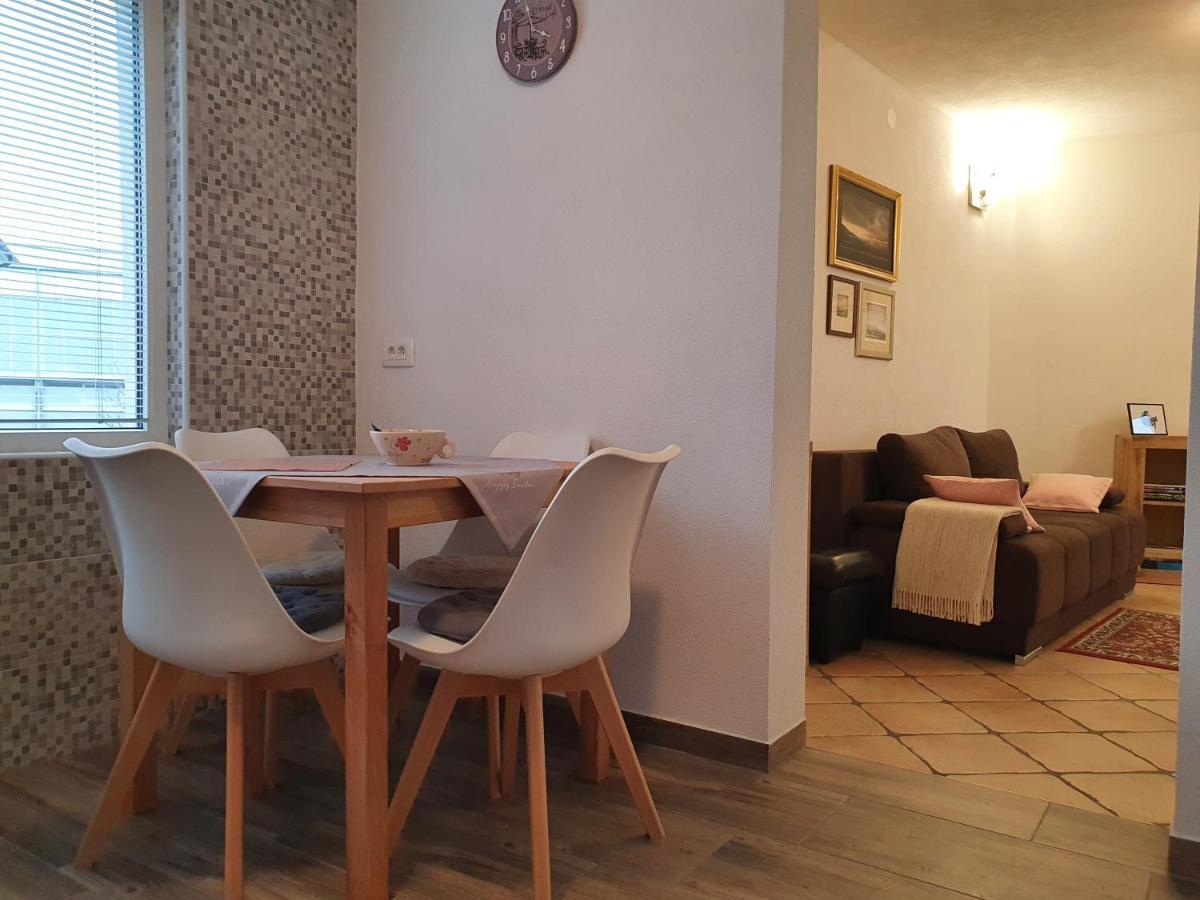 Apartma Cerknica Zewnętrze zdjęcie
