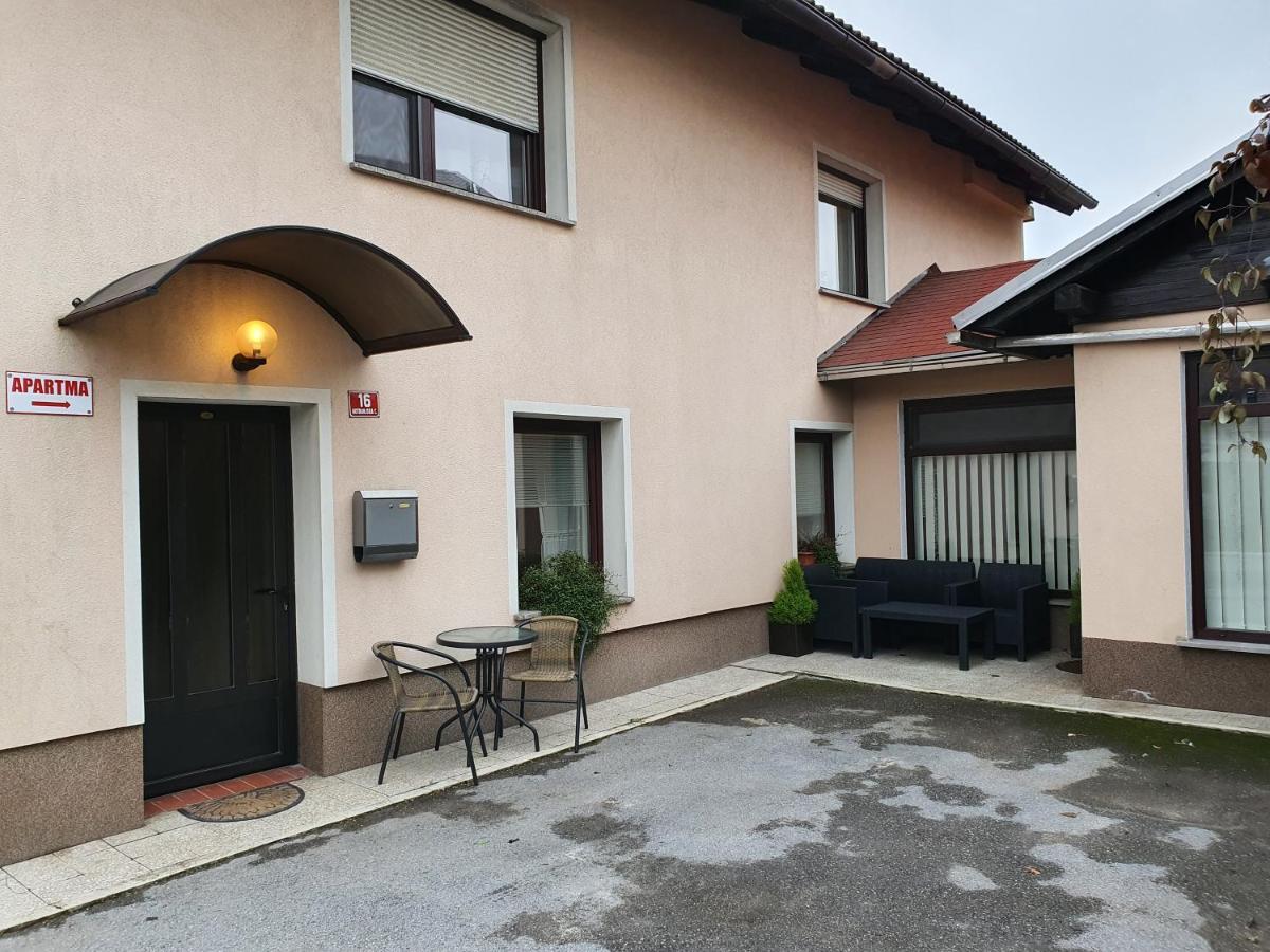 Apartma Cerknica Zewnętrze zdjęcie
