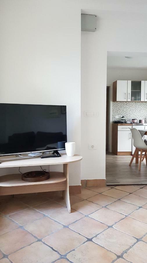 Apartma Cerknica Zewnętrze zdjęcie